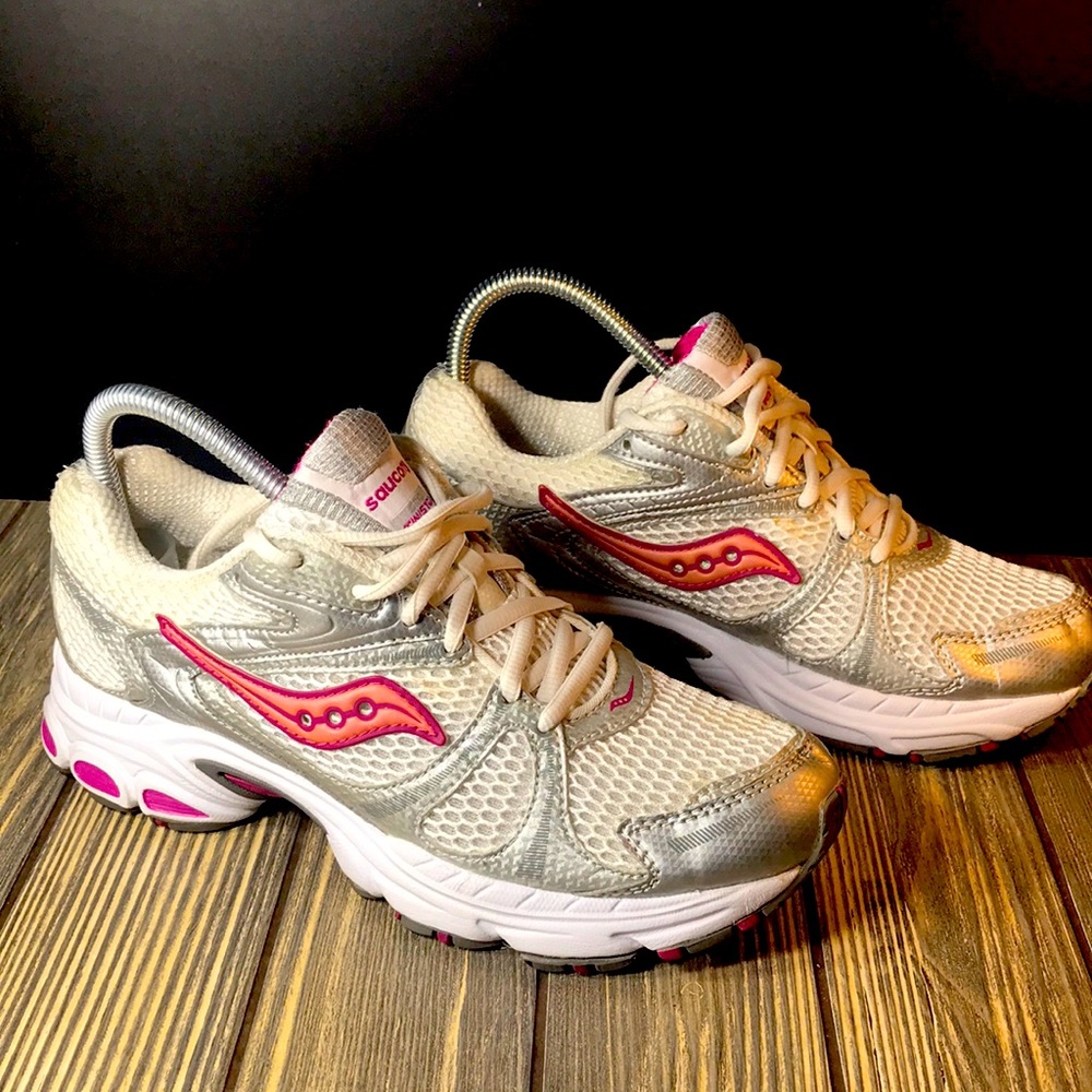 Women’s Saucony Grid Twister Sneakers